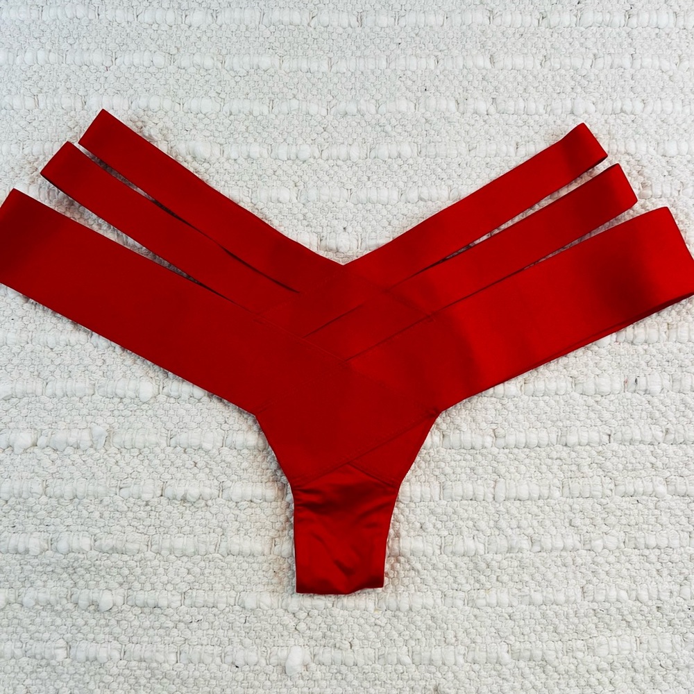 36D/M Victoria’s Secret Strappy Balconet Bra & Cheeky Set - Picture 8 of 9